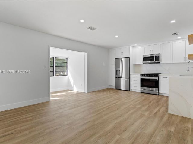 Дом в аренду по адресу 6200 Fletcher St - фото 7474631