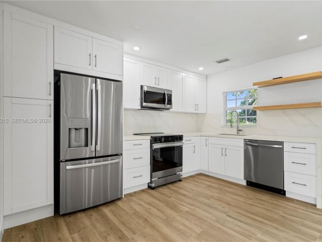 Дом в аренду по адресу 6200 Fletcher St - фото 7474634