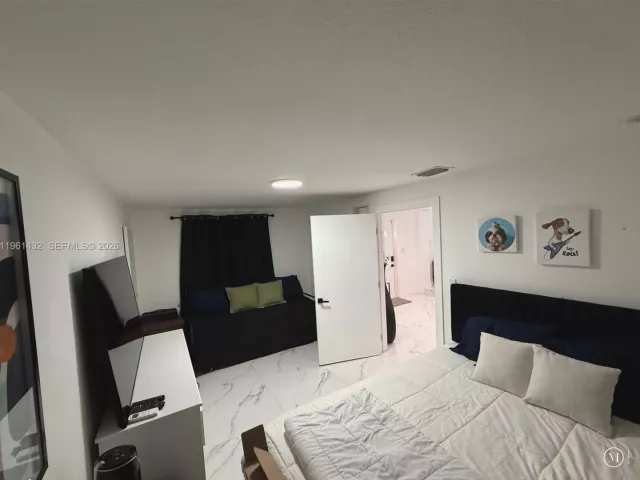 Продажа дома по адресу 299 NE 46th St - фото 7412525