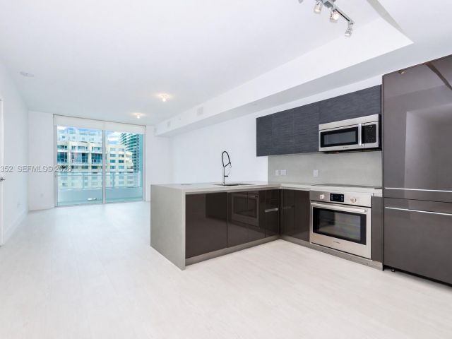 Продажа квартиры #1706 - фото 7395914