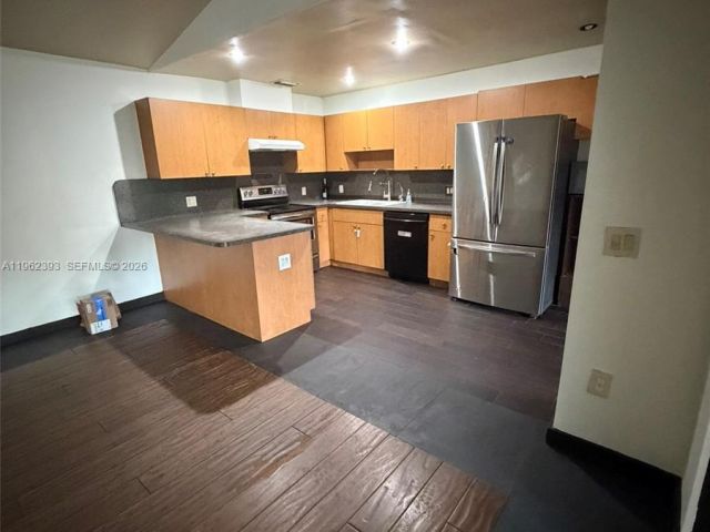 Дом в аренду по адресу 9850 NW 15th Ct 9850 - фото 7453841