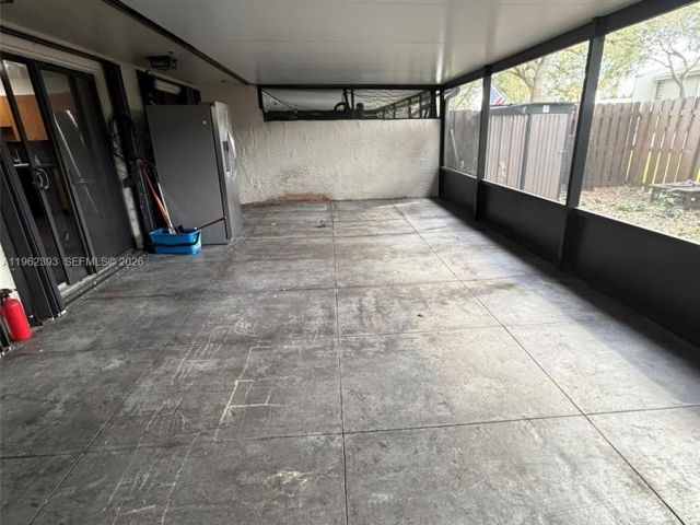 Дом в аренду по адресу 9850 NW 15th Ct 9850 - фото 7453865