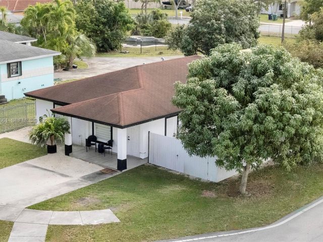 Продажа дома по адресу 13160 SW 265th St - фото 7492925