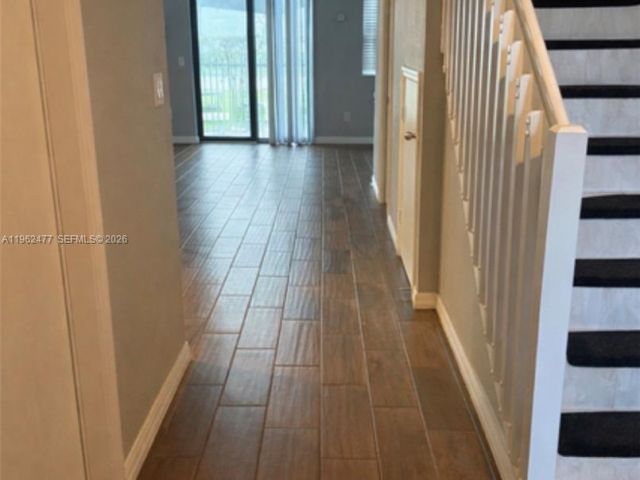 Дом в аренду по адресу 1040 NW 33rd Ct 1040 - фото 7504363