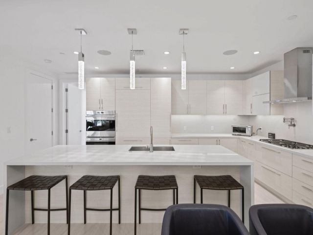 Продажа дома по адресу 238 Shore Court - фото 8548145