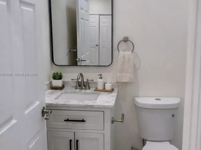 Дом в аренду по адресу 3079 NW Flagler Ter - фото 7504076