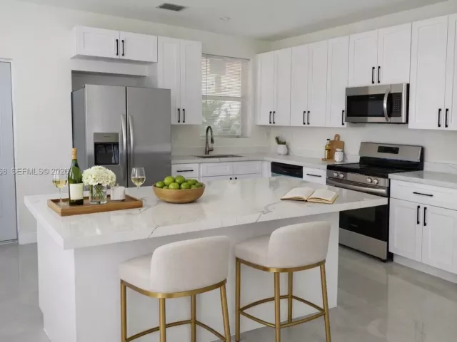 Дом в аренду по адресу 3079 NW Flagler Ter - фото 7398929