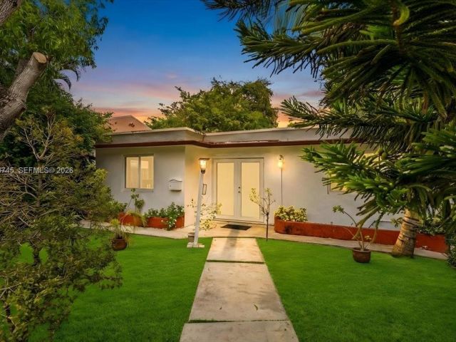 Продажа дома по адресу 321 SW 19th Rd - фото 7524774