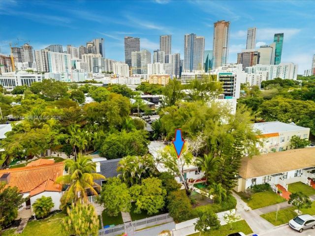 Продажа дома по адресу 321 SW 19th Rd - фото 7524777