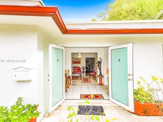 Продажа дома по адресу 321 SW 19th Rd - фото 7524783