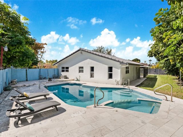 Продажа дома по адресу 1925 NE 214th Ter - фото 7427947