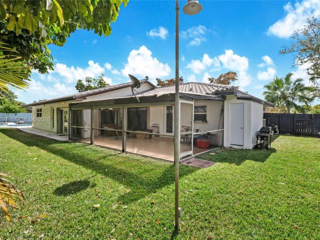 Продажа дома по адресу 1925 NE 214th Ter - фото 7427949