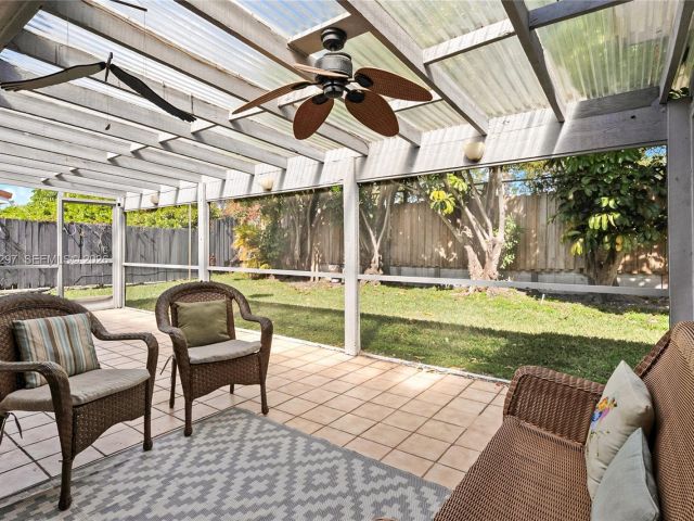 Продажа дома по адресу 1925 NE 214th Ter - фото 7427950