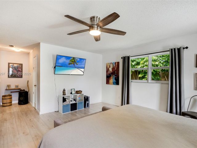 Продажа дома по адресу 1925 NE 214th Ter - фото 7427958