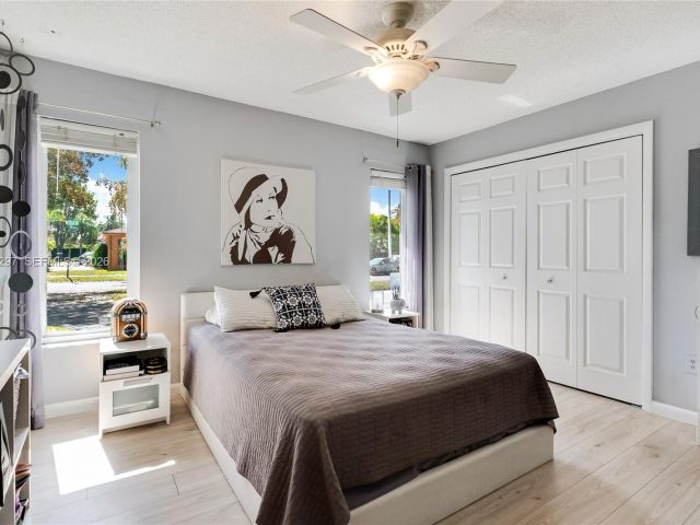 Продажа дома по адресу 1925 NE 214th Ter - фото 7427962