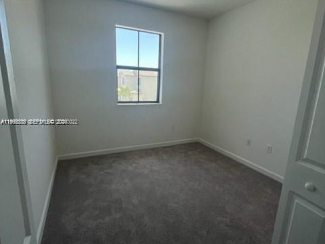 Дом в аренду по адресу 28750 SW 134th Ct - - фото 7504788