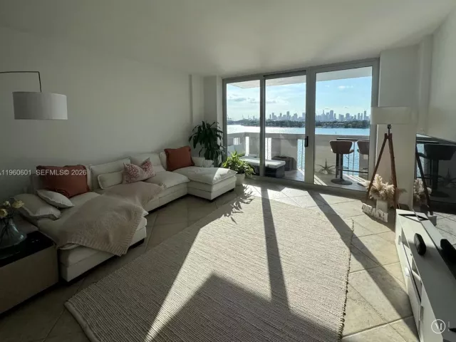 Продажа квартиры #823 - фото 7401352