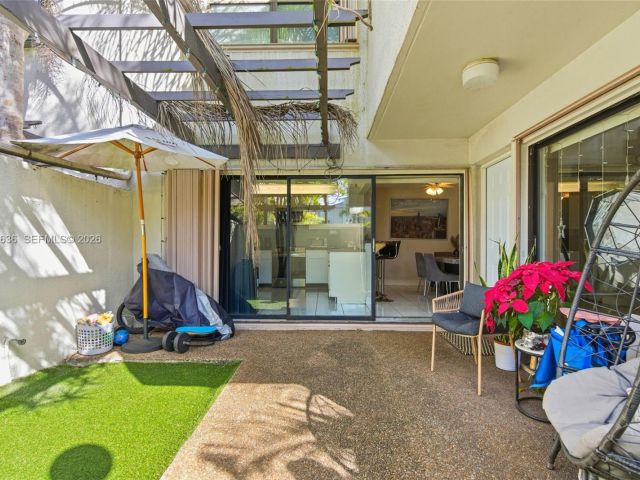 Продажа дома по адресу 4726 SW 67th Ave F6 - фото 7440257