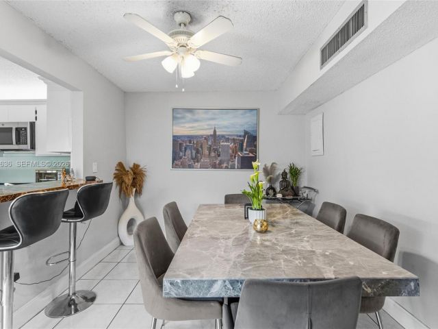 Продажа дома по адресу 4726 SW 67th Ave F6 - фото 7440265