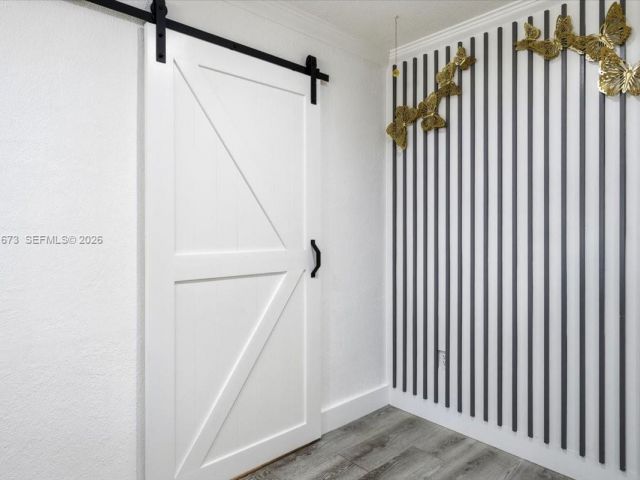 Продажа дома по адресу 2400 SW 21st Ter - фото 7436810