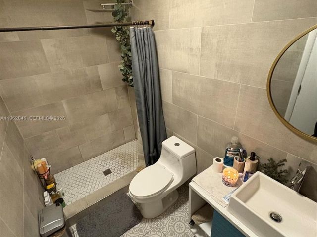 Дом в аренду по адресу 1655 NE 175th St - фото 7401073