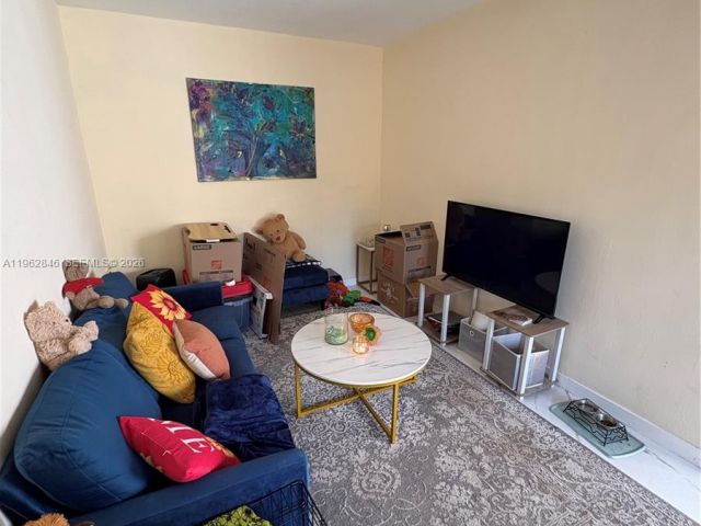 Дом в аренду по адресу 1655 NE 175th St - фото 7401076