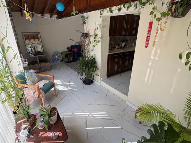 Дом в аренду по адресу 1655 NE 175th St - фото 7401080