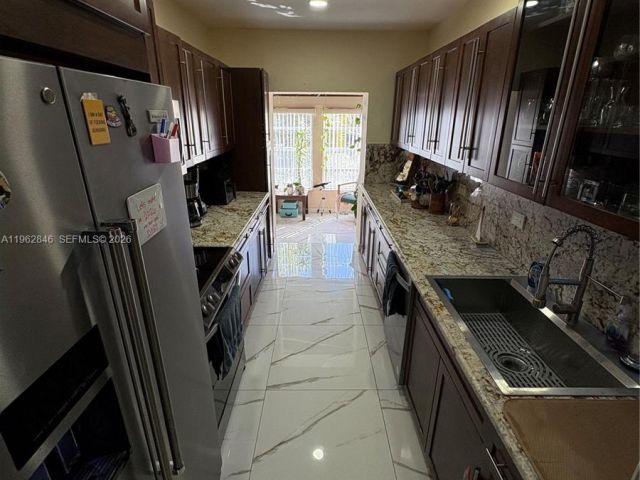 Дом в аренду по адресу 1655 NE 175th St - фото 7401081