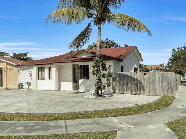 Продажа дома по адресу 12201 SW 194th Ter - фото 7439450