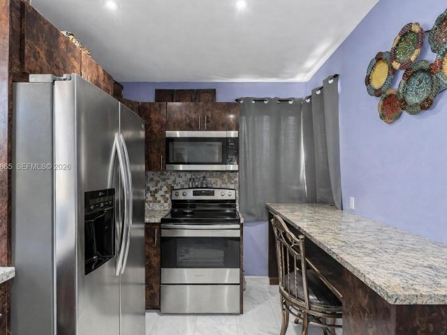 Продажа дома по адресу 12201 SW 194th Ter - фото 7439456