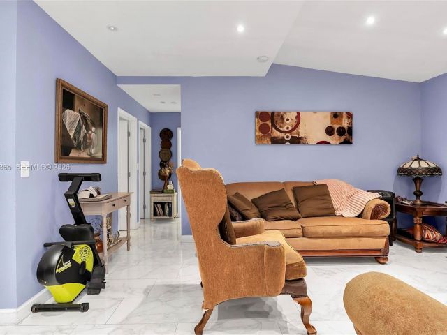 Продажа дома по адресу 12201 SW 194th Ter - фото 7439459