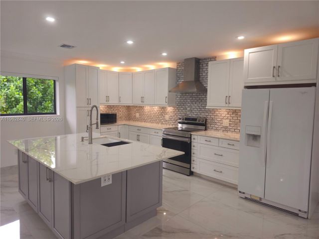 Дом в аренду по адресу 26720 SW 203rd Ave - фото 7458281