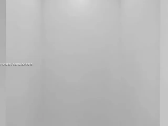 Продажа дома по адресу 16350 NW 37th Ave - фото 7585271