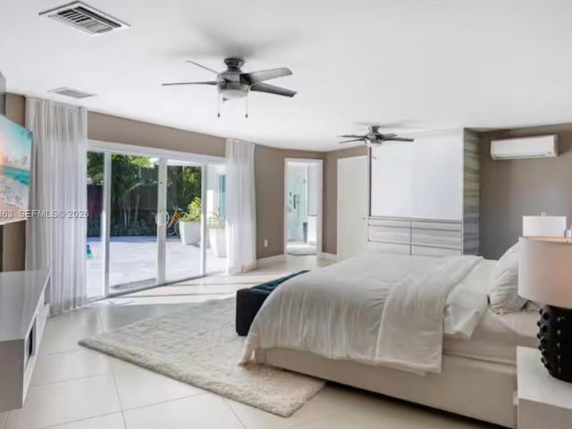 Дом в аренду по адресу 1019 NE 115th St 1019 - фото 7401109