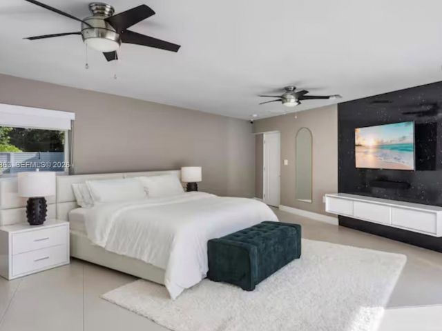 Дом в аренду по адресу 1019 NE 115th St 1019 - фото 7401112