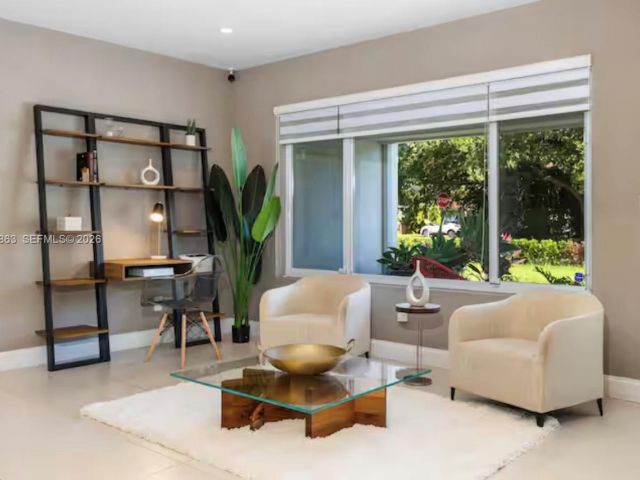 Дом в аренду по адресу 1019 NE 115th St 1019 - фото 7401130