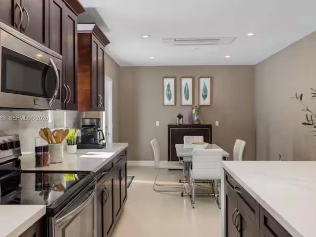 Дом в аренду по адресу 1019 NE 115th St 1019 - фото 7401133