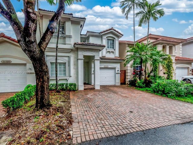 Продажа дома по адресу 11227 NW 73rd Ter - фото 7486241