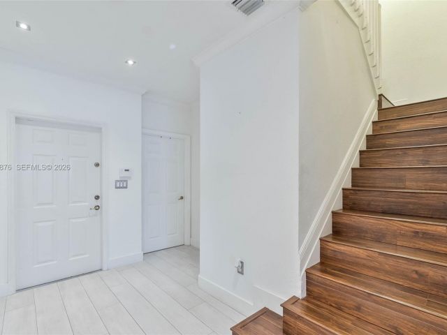 Продажа дома по адресу 11227 NW 73rd Ter - фото 7486248