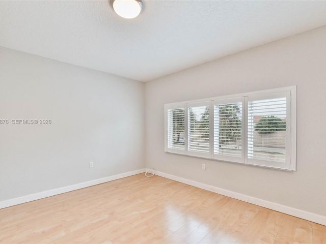 Продажа дома по адресу 11227 NW 73rd Ter - фото 7486256