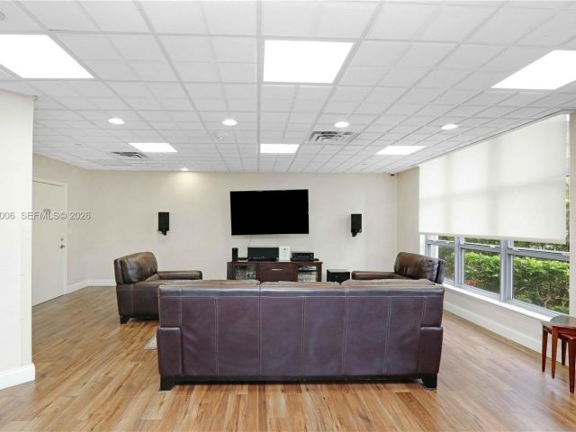 Продажа квартиры # - фото 7413493