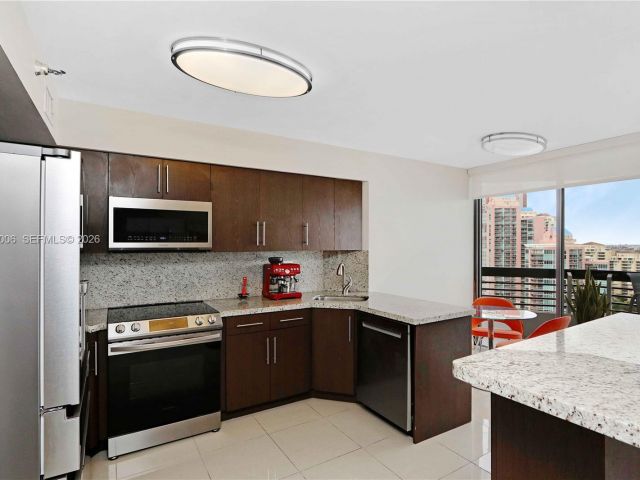 Продажа квартиры # - фото 7413503