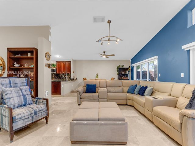 Продажа дома по адресу 13217 SW 146th St - фото 7428048