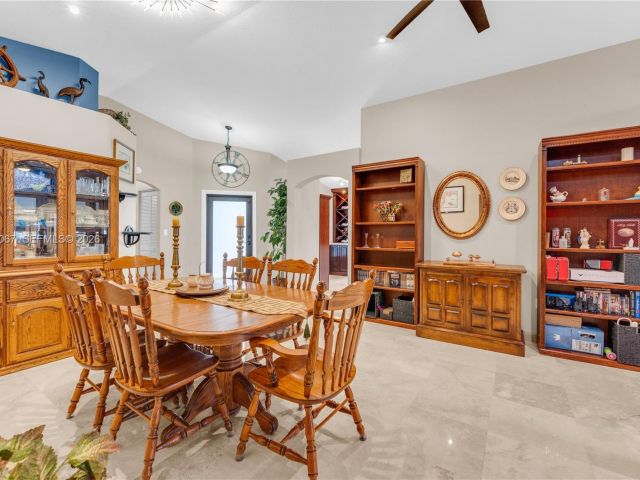 Продажа дома по адресу 13217 SW 146th St - фото 7428050