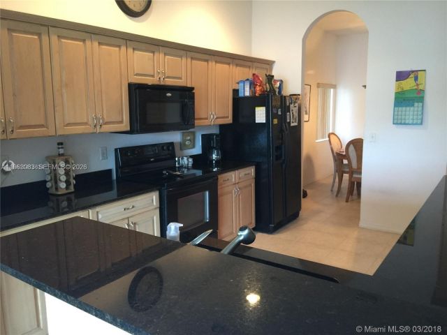 Дом в аренду по адресу 1904 SE 23rd Ave 1904 - фото 7507477