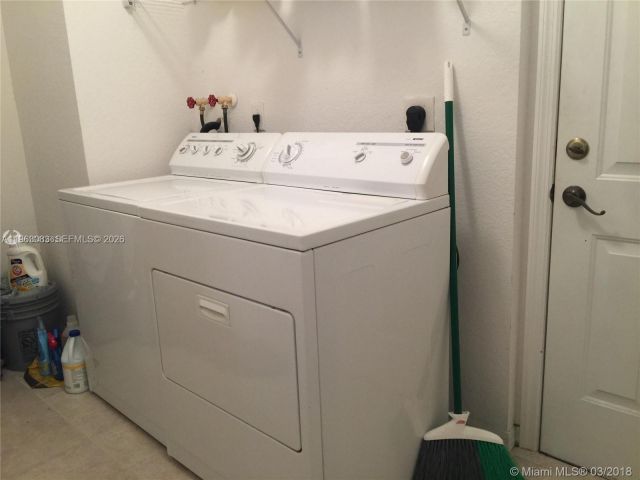 Дом в аренду по адресу 1904 SE 23rd Ave 1904 - фото 7507494