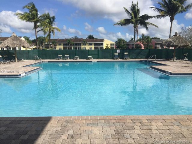 Дом в аренду по адресу 1904 SE 23rd Ave 1904 - фото 7507500