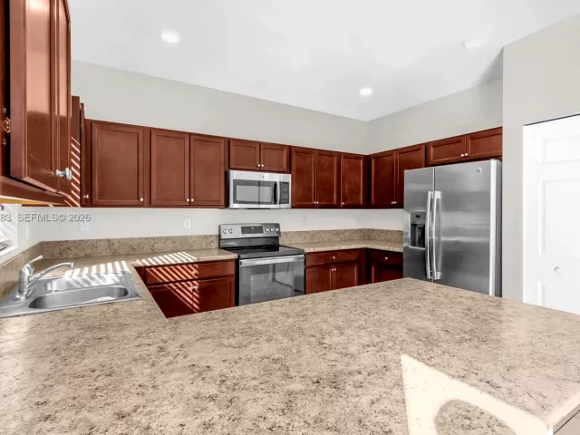 Дом в аренду по адресу 11770 SW 251st St - фото 7404092