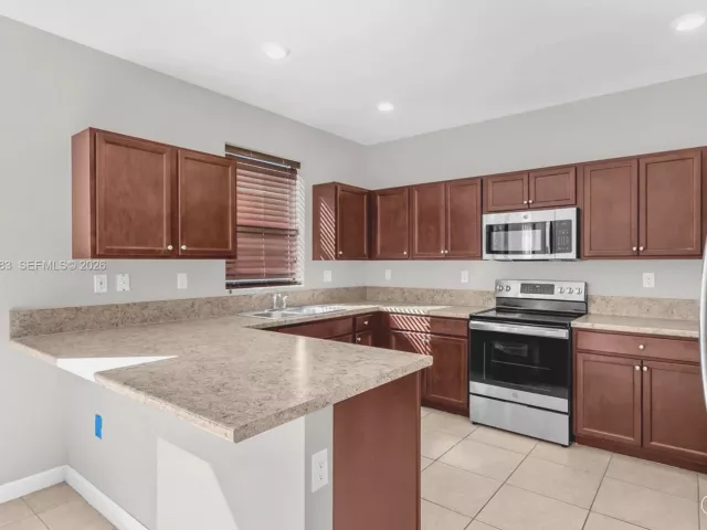 Дом в аренду по адресу 11770 SW 251st St - фото 7404093