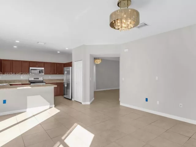 Дом в аренду по адресу 11770 SW 251st St - фото 7404094